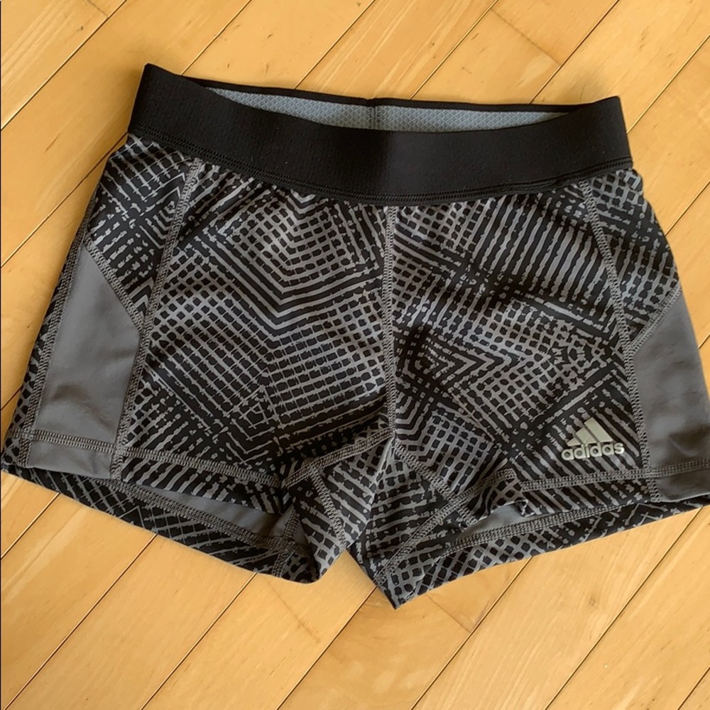 Adidas short size us S